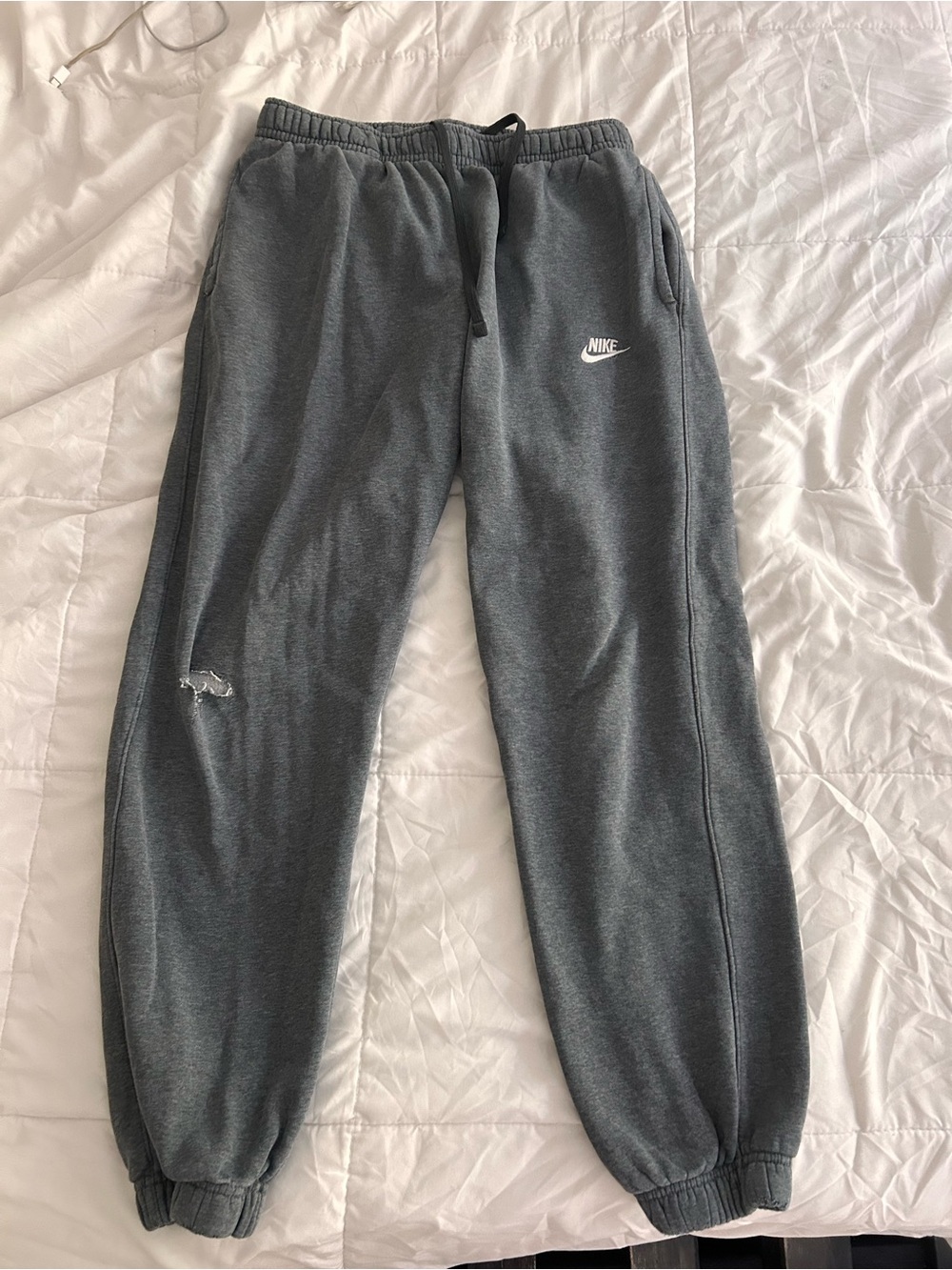 Nike Men’s Grey Sweatpants Joggers Size Medium